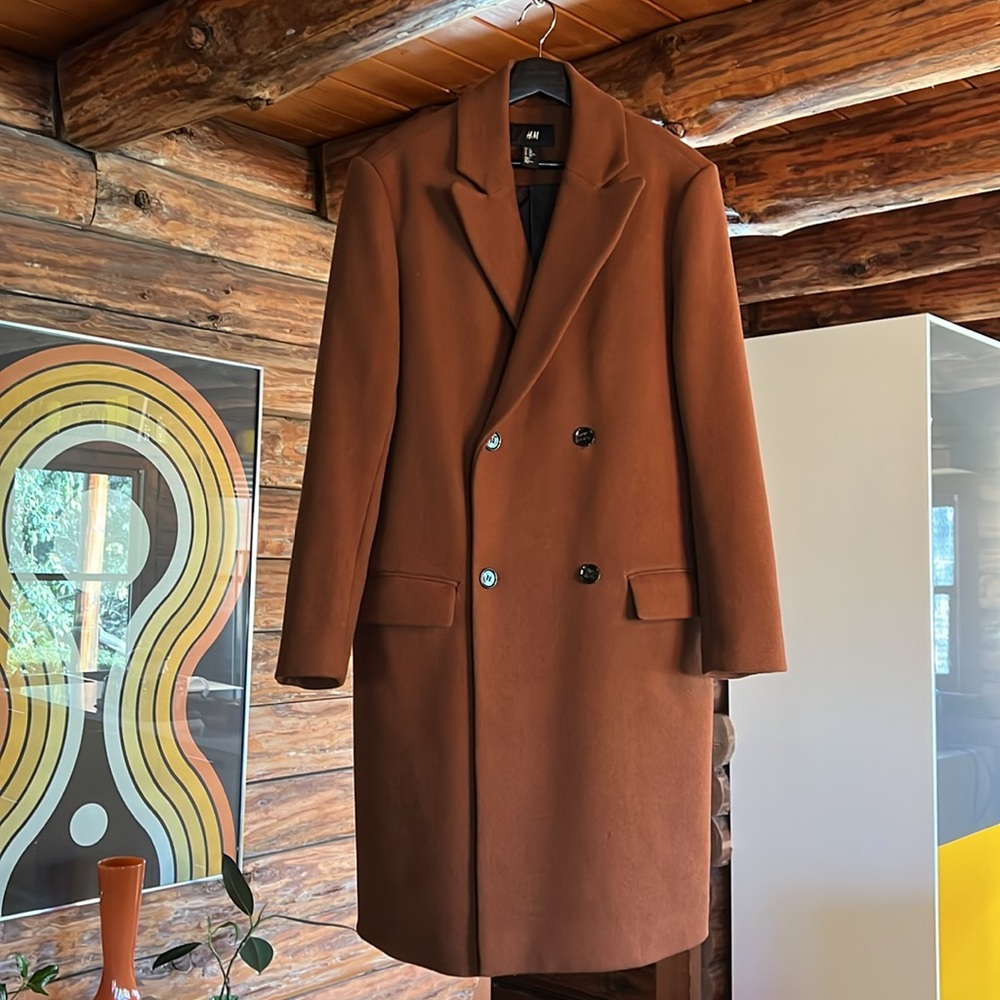 Men’s H&M Wool Coat in Rust. Size 36R